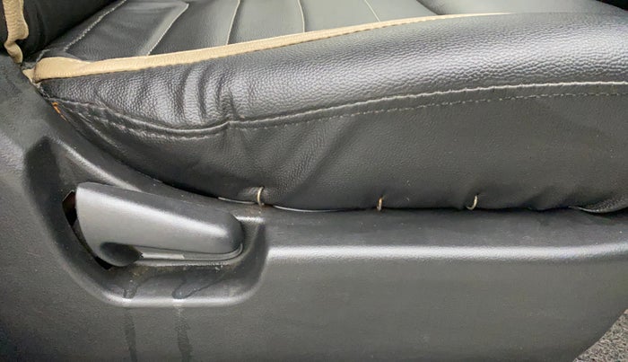 2018 Maruti Wagon R 1.0 VXI, Petrol, Manual, 33,443 km, Driver Side Adjustment Panel