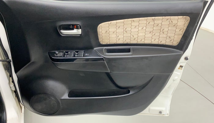 2018 Maruti Wagon R 1.0 VXI, Petrol, Manual, 33,443 km, Driver Side Door Panels Control