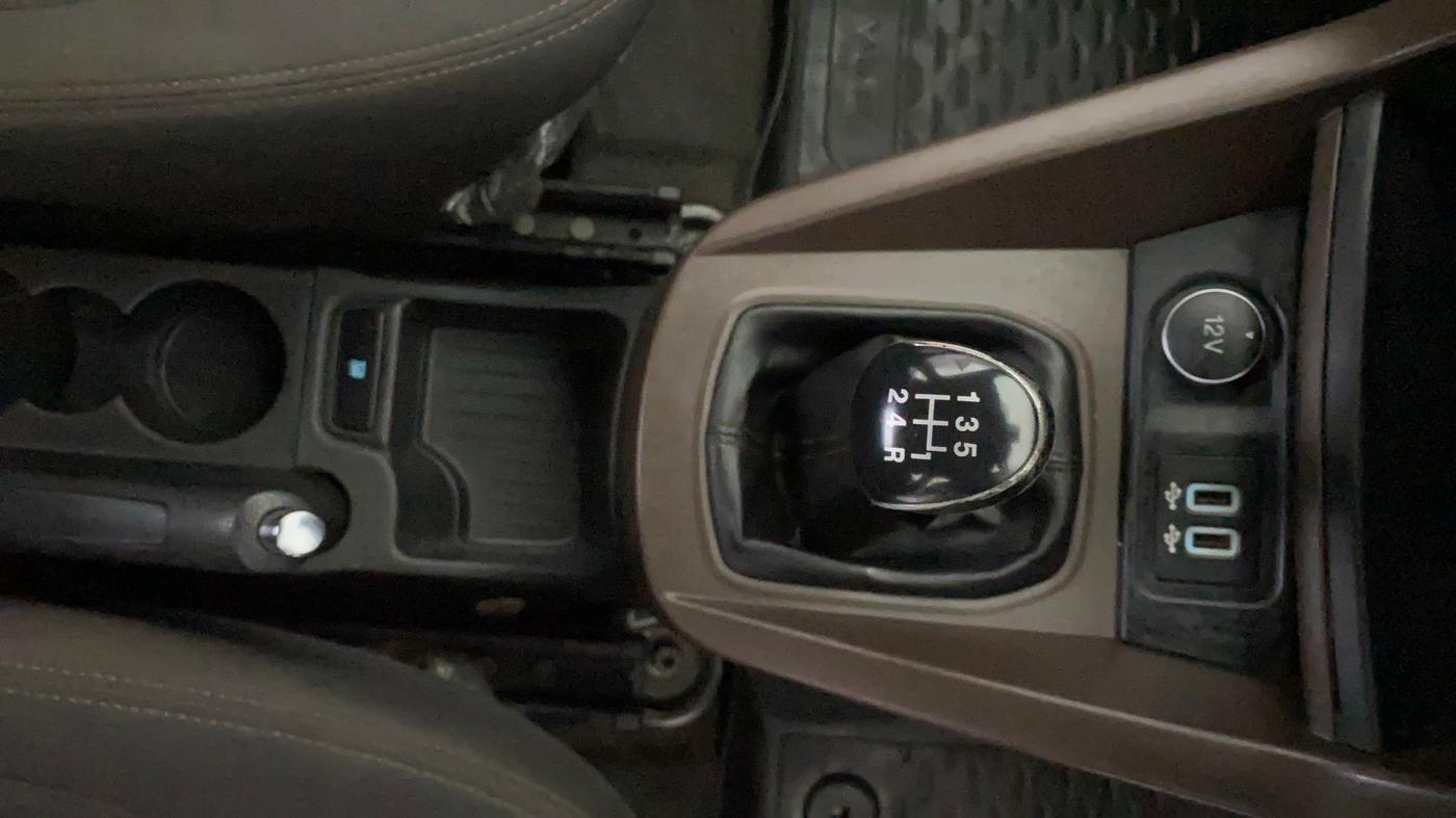 2019 Ford FREESTYLE TITANIUM 1.5 DIESEL, Diesel, Manual, 1,34,993 km, Gear Lever