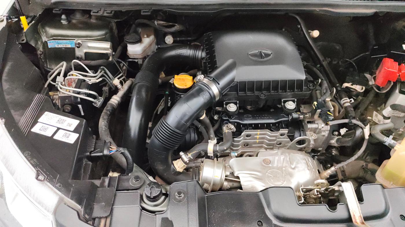 2022 Tata NEXON XZ PLUS (PREMIUM) PETROL, Petrol, Manual, 36,588 km, Engine View - Right
