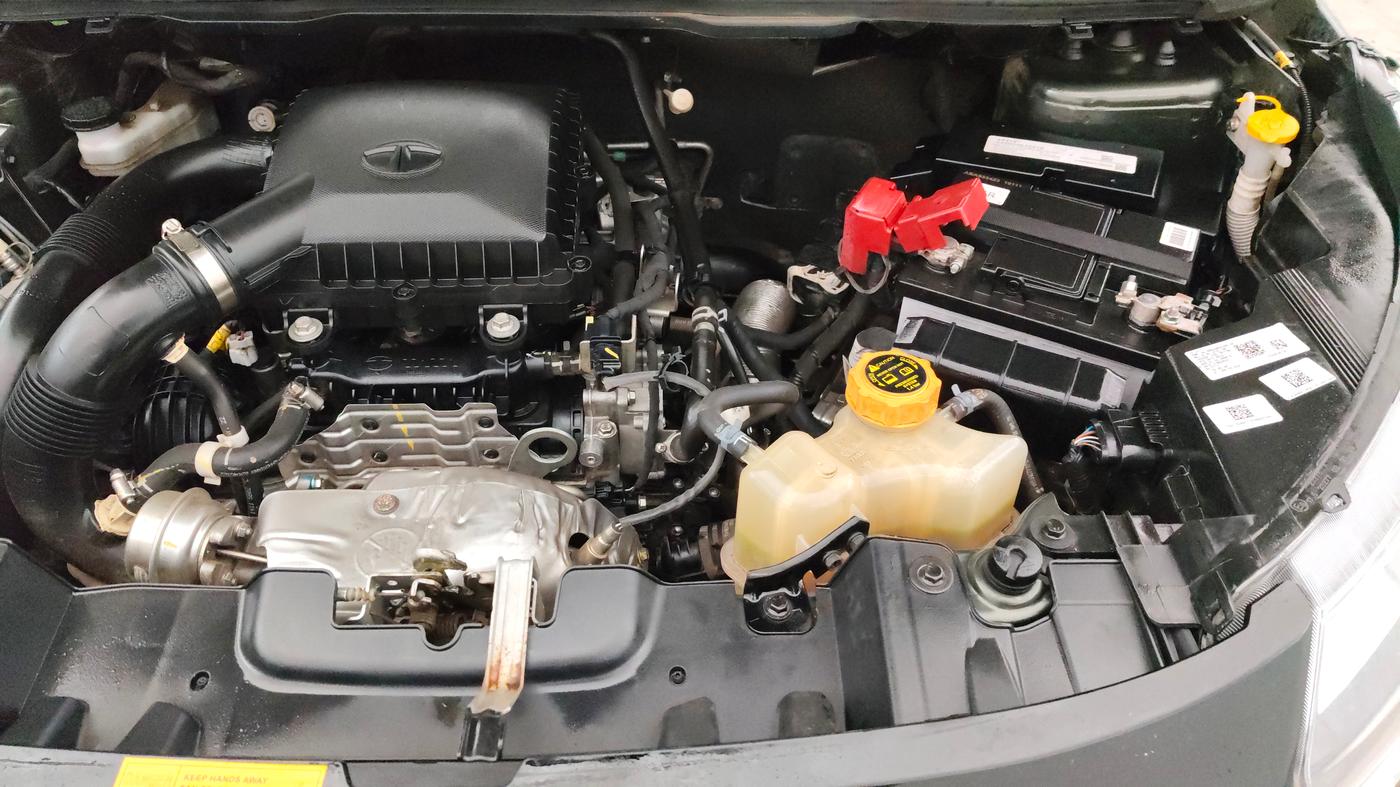 2022 Tata NEXON XZ PLUS (PREMIUM) PETROL, Petrol, Manual, 36,588 km, Engine View - Left
