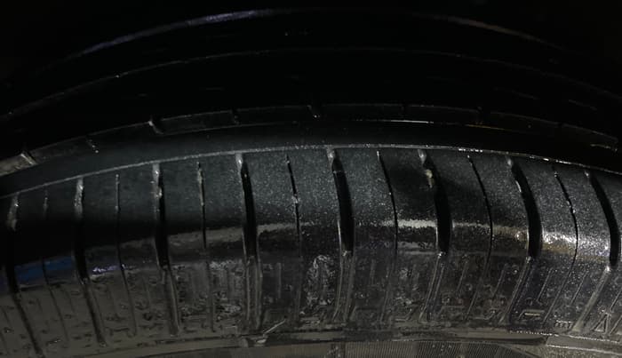 2018 Maruti Baleno DELTA PETROL 1.2, Petrol, Manual, 74,337 km, Left Rear Tyre Tread