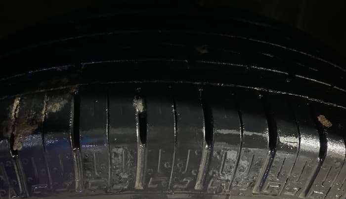 2018 Maruti Baleno DELTA PETROL 1.2, Petrol, Manual, 74,337 km, Left Front Tyre Tread