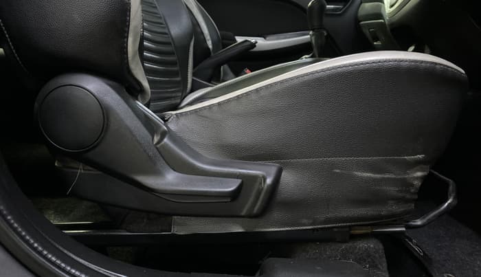 2018 Maruti Baleno DELTA PETROL 1.2, Petrol, Manual, 74,337 km, Driver Side Adjustment Panel