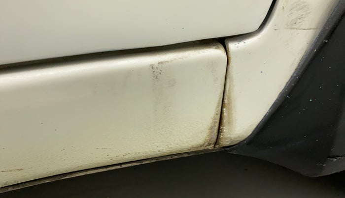 2011 Maruti Swift LXI, Petrol, Manual, 51,109 km, Right running board - Slightly rusted