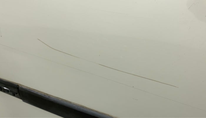 2011 Maruti Swift LXI, Petrol, Manual, 51,109 km, Front passenger door - Minor scratches