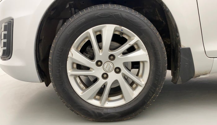 2014 Maruti Swift ZDI, Diesel, Manual, 1,23,430 km, Left Front Wheel