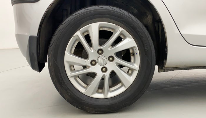 2014 Maruti Swift ZDI, Diesel, Manual, 1,23,430 km, Right Rear Wheel