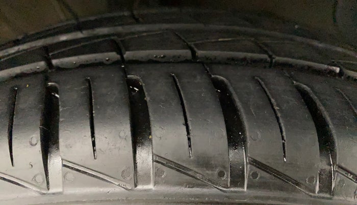 2021 Hyundai NEW SANTRO SPORTZ EXECUTIVE MT CNG, CNG, Manual, 8,929 km, Right Front Tyre Tread