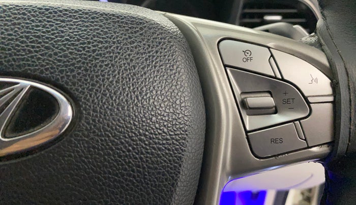 2021 Mahindra XUV300 W8 (O) 1.5 DIESEL AMT, Diesel, Automatic, 1,06,183 km, Adaptive Cruise Control