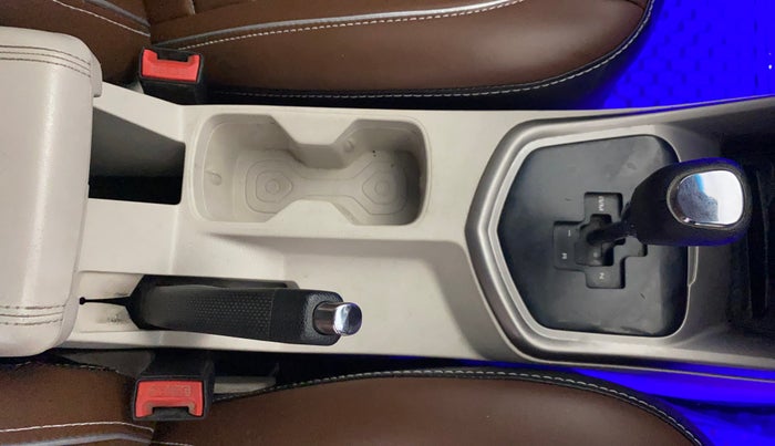 2021 Mahindra XUV300 W8 (O) 1.5 DIESEL AMT, Diesel, Automatic, 1,06,183 km, Gear Lever