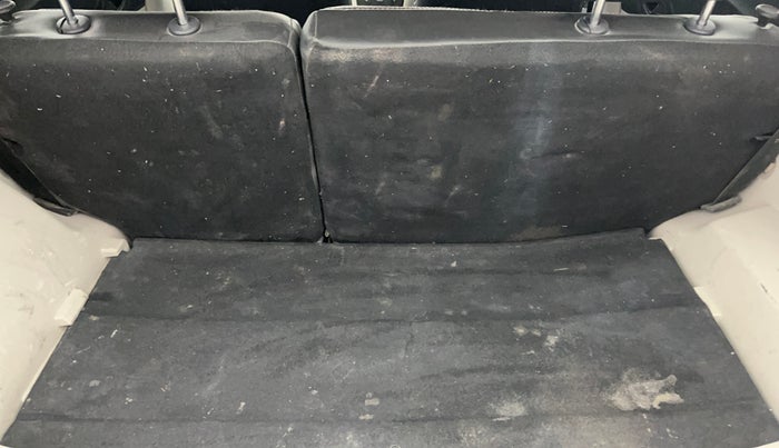 2023 Mahindra XUV300 W6 1.2 PETROL, Petrol, Manual, 38,391 km, Boot Inside