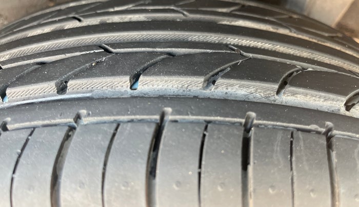 2021 Hyundai NEW I20 SPORTZ 1.2 MT, Petrol, Manual, 52,911 km, Left Rear Tyre Tread