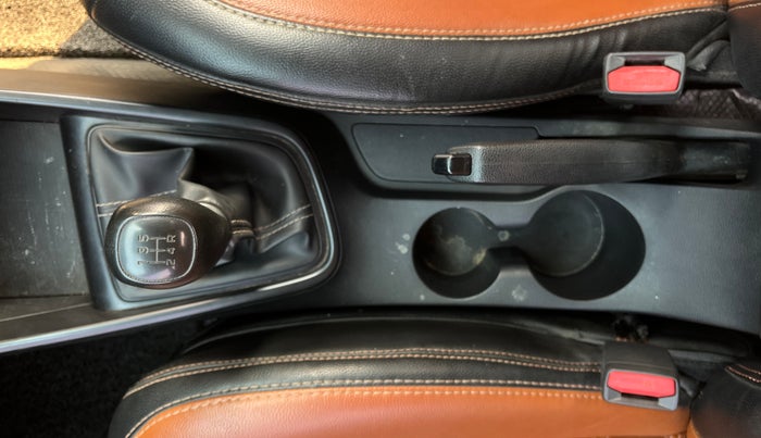 2021 Hyundai NEW I20 SPORTZ 1.2 MT, Petrol, Manual, 52,911 km, Gear Lever