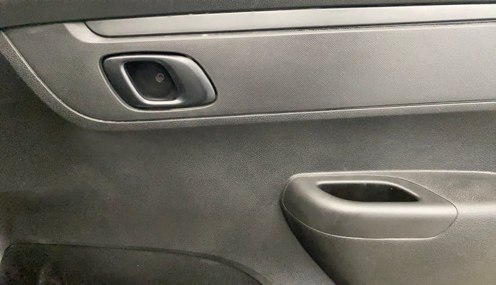 2018 Renault Kwid RXT 1.0, Petrol, Manual, 53,979 km, Driver Side Door Panels Control