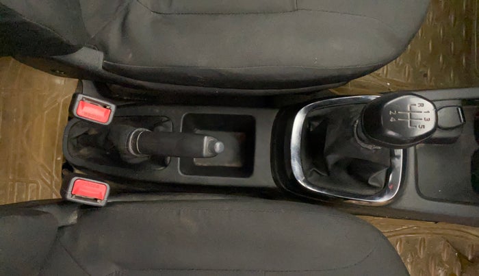 2018 Renault Kwid RXT 1.0, Petrol, Manual, 53,979 km, Gear Lever