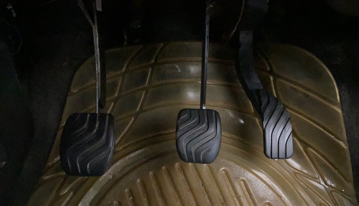 2018 Renault Kwid RXT 1.0, Petrol, Manual, 53,979 km, Pedals