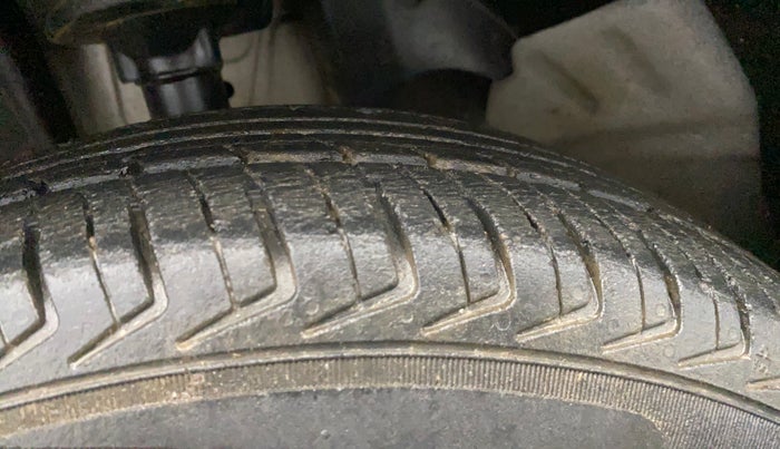 2018 Renault Kwid RXT 1.0, Petrol, Manual, 53,979 km, Left Front Tyre Tread