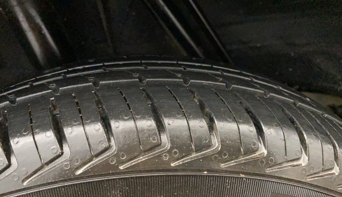 2018 Renault Kwid RXT 1.0, Petrol, Manual, 53,979 km, Right Rear Tyre Tread