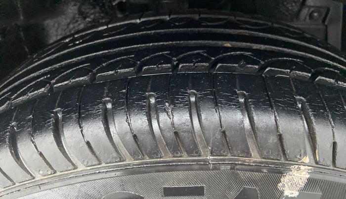 2015 Maruti Swift VDI ABS, Diesel, Manual, 1,23,276 km, Right Front Tyre Tread