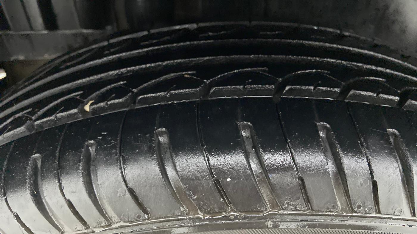 2015 Maruti Swift VDI ABS, Diesel, Manual, 1,23,276 km, Right Rear Tyre Tread