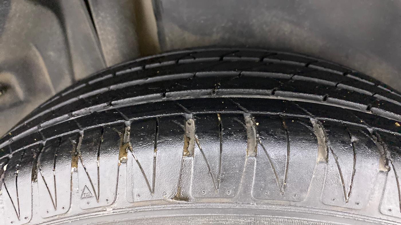 2021 Toyota URBAN CRUISER PREMIUM GRADE AT, Petrol, Automatic, 23,269 km, Right Rear Tyre Tread