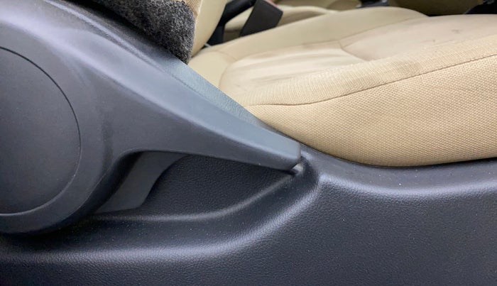 2019 Honda Amaze 1.2L I-VTEC E, CNG, Manual, 46,077 km, Driver Side Adjustment Panel