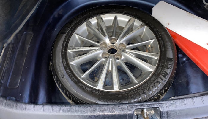 2014 Toyota Corolla Altis VL CVT PETROL, Petrol, Automatic, 1,32,528 km, Spare Tyre