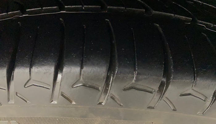 2017 Honda Jazz 1.2L I-VTEC V, Petrol, Manual, 91,101 km, Right Front Tyre Tread