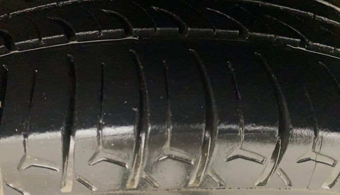 2017 Honda Jazz 1.2L I-VTEC V, Petrol, Manual, 91,101 km, Left Front Tyre Tread