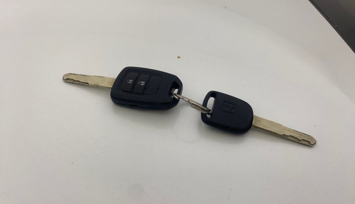 2017 Honda Jazz 1.2L I-VTEC V, Petrol, Manual, 91,101 km, Key Close Up