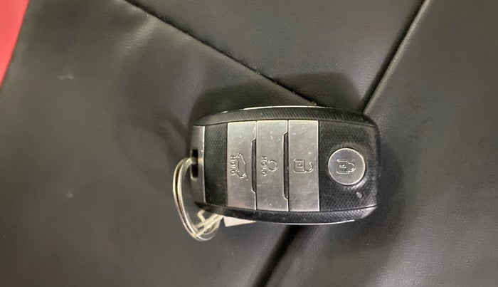 2021 KIA SONET HTX 1.0 IMT, Petrol, Manual, 91,834 km, Key Close Up