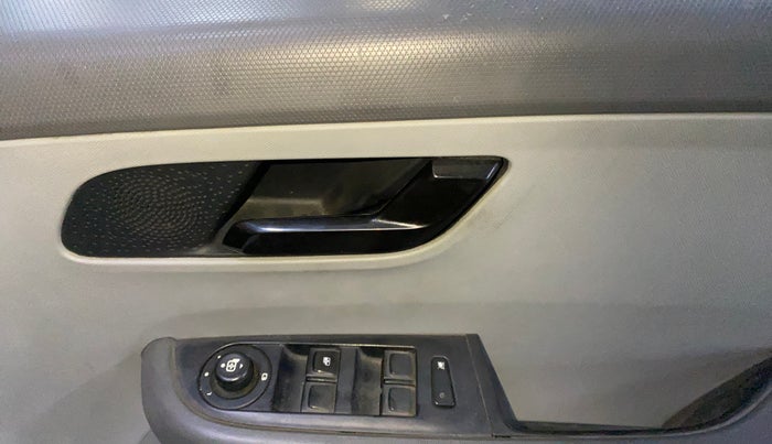 2021 Tata ALTROZ XM DIESEL, Diesel, Manual, 31,485 km, Driver Side Door Panels Control