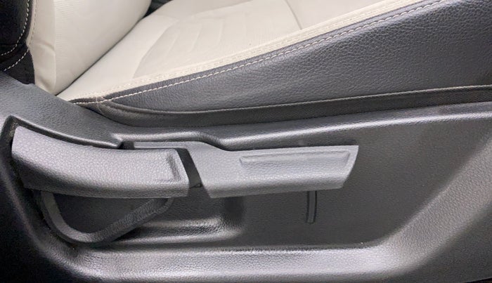 2021 KIA SONET HTX 1.0 IMT, Petrol, Manual, 7,115 km, Driver Side Adjustment Panel