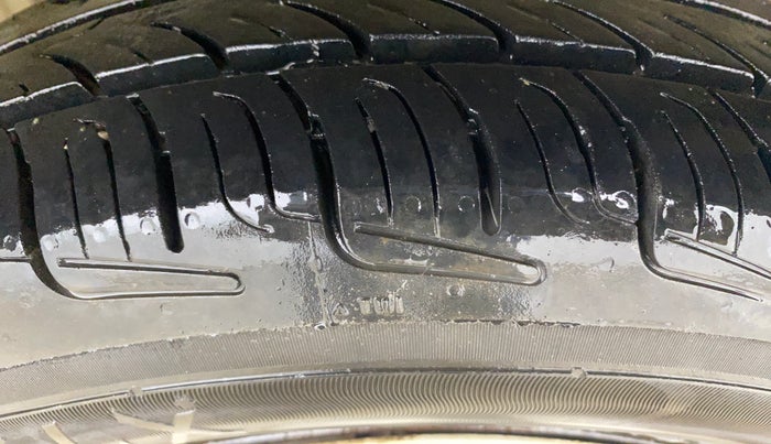 2015 Maruti Alto 800 LXI, Petrol, Manual, 66,458 km, Left Rear Tyre Tread