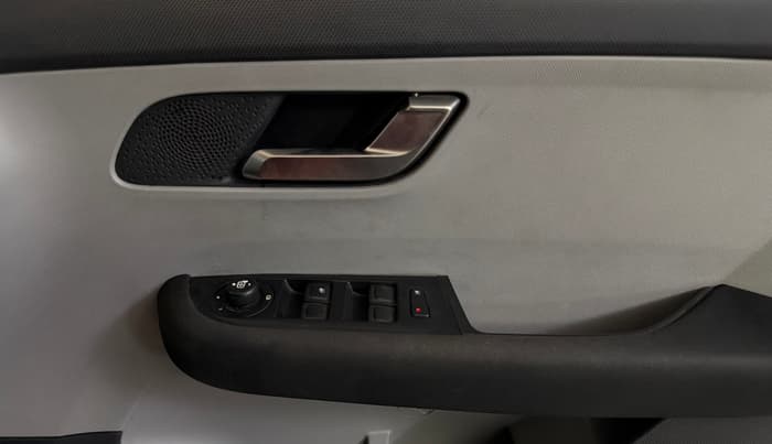 2021 Tata ALTROZ XZ PETROL, Petrol, Manual, 48,202 km, Driver Side Door Panels Control