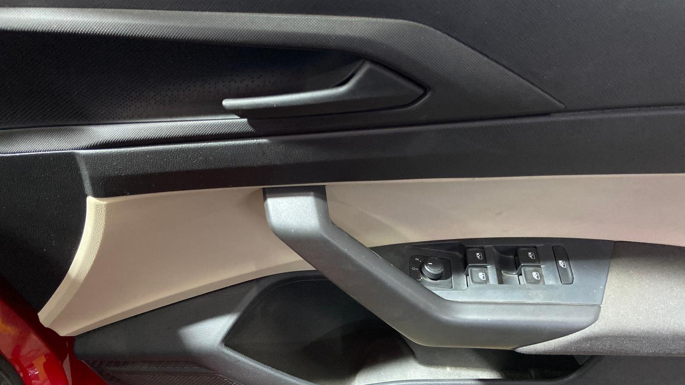 2023 Skoda SLAVIA ACTIVE 1.0L TSI MT, Petrol, Manual, 30,976 km, Driver Side Door Panels Control