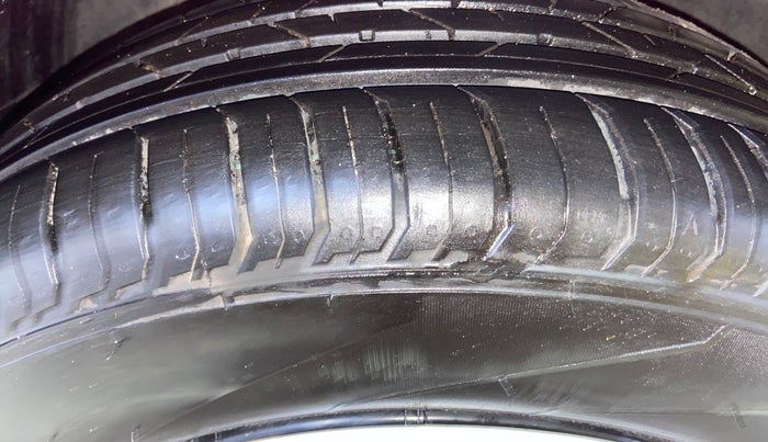 2023 Skoda SLAVIA ACTIVE 1.0L TSI MT, Petrol, Manual, 31,188 km, Left Front Tyre Tread