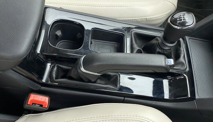 2022 Mahindra XUV700 AX 5 P MT 7 STR, Petrol, Manual, 9,719 km, Gear Lever