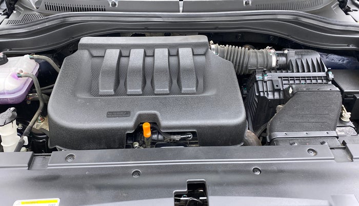 2022 Mahindra XUV700 AX 5 P MT 7 STR, Petrol, Manual, 9,719 km, Open Bonet