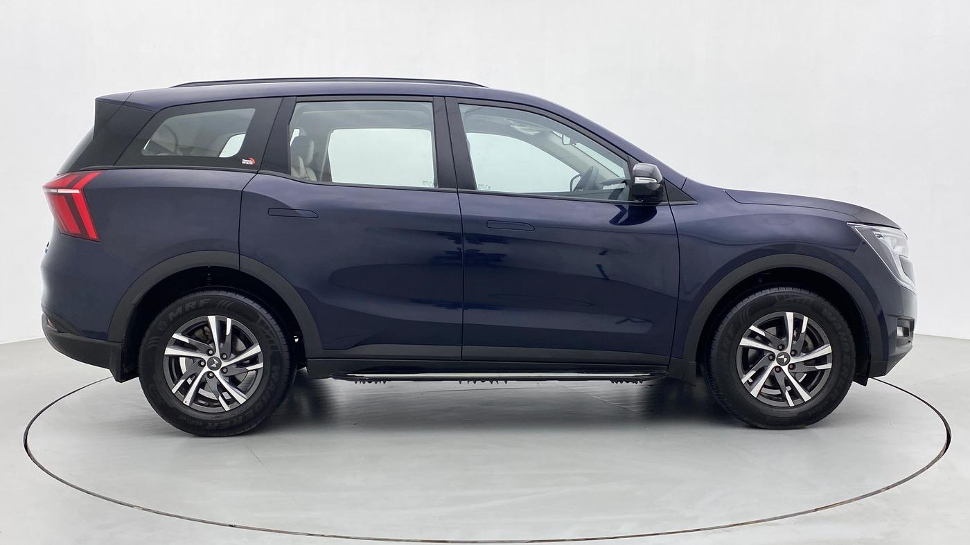 2022 Mahindra XUV700 AX 5 P MT 7 STR, Petrol, Manual, 9,719 km, Right Side View