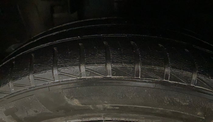 2020 Renault Kwid RXT 1.0 (O), Petrol, Manual, 85,601 km, Left Front Tyre Tread