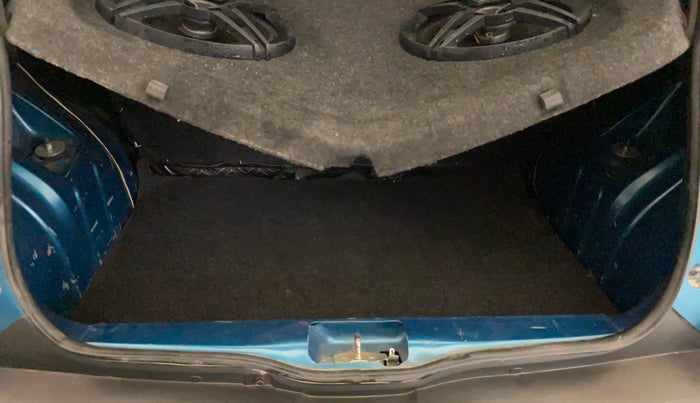 2020 Renault Kwid RXT 1.0 (O), Petrol, Manual, 85,601 km, Boot Inside