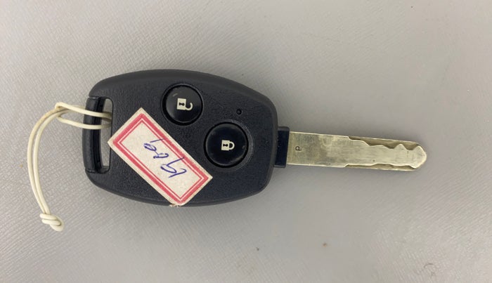 2014 Honda Brio VX MT, Petrol, Manual, 62,395 km, Key Close Up