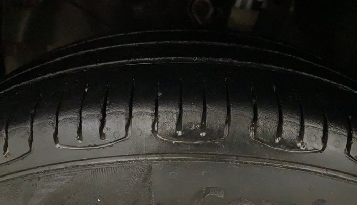 2016 Honda Amaze 1.2L I-VTEC S, CNG, Manual, 72,184 km, Left Front Tyre Tread