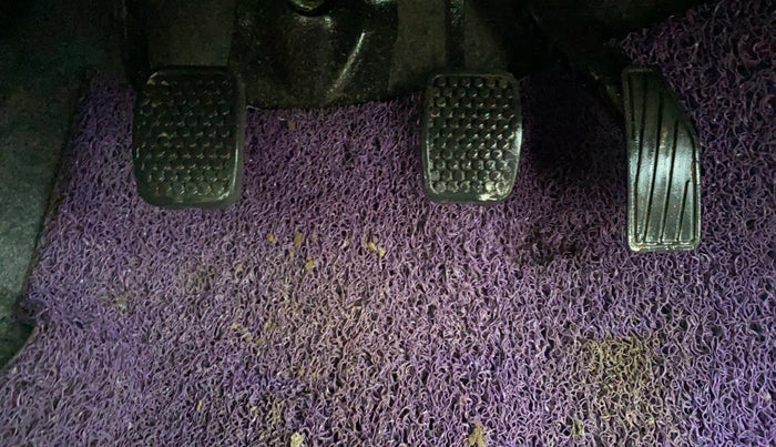 2015 Maruti Alto K10 LXI, Petrol, Manual, 71,642 km, Pedals