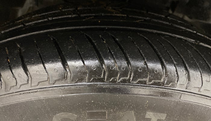 2021 Tata NEXON XMA DIESEL, Diesel, Automatic, 60,496 km, Right Front Tyre Tread