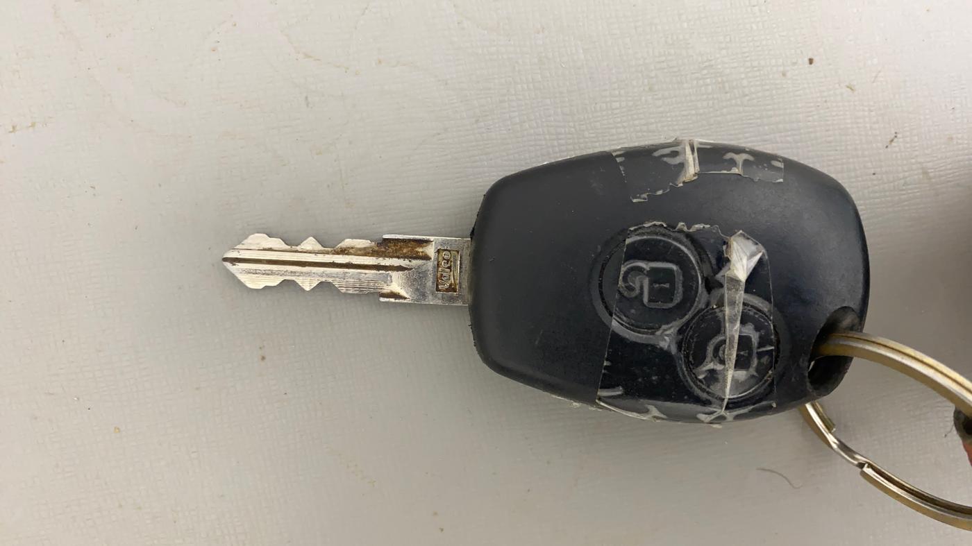 2013 Renault Duster RXL PETROL, Petrol, Manual, 1,12,488 km, Key Close Up
