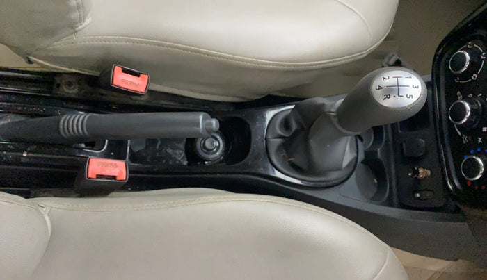 2013 Renault Duster RXL PETROL, Petrol, Manual, 1,12,488 km, Gear Lever