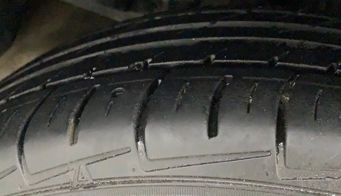 2017 Maruti Ciaz DELTA 1.4 AT PETROL, Petrol, Automatic, 49,784 km, Right Rear Tyre Tread